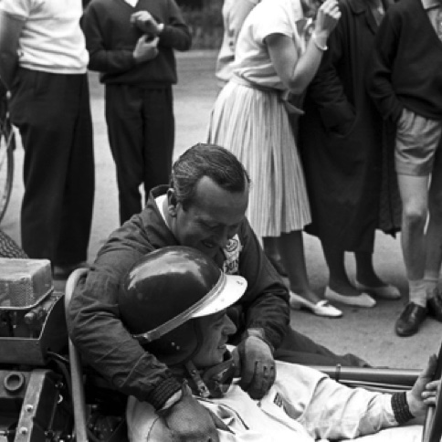 Spa : Colin félicite son pilote pour la victoire Spa : Colin félicite son pilote pour la victoire